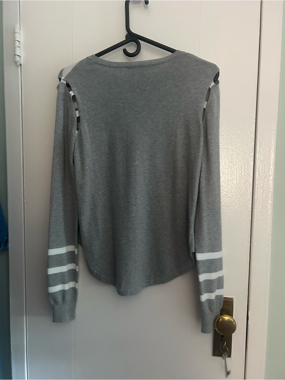 Cotton by Autumn Cashmere Gray & White Striped Long-Sleeve T-shirt, Size Small - Picture 2 of 3